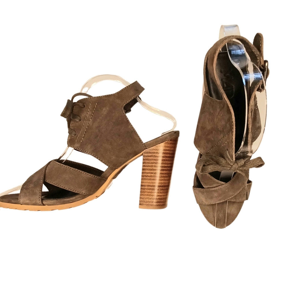 M4D3 Made Madi Nubuck Suede Block Heel Sandals Shoes Women's Sz 7 Putty Beige